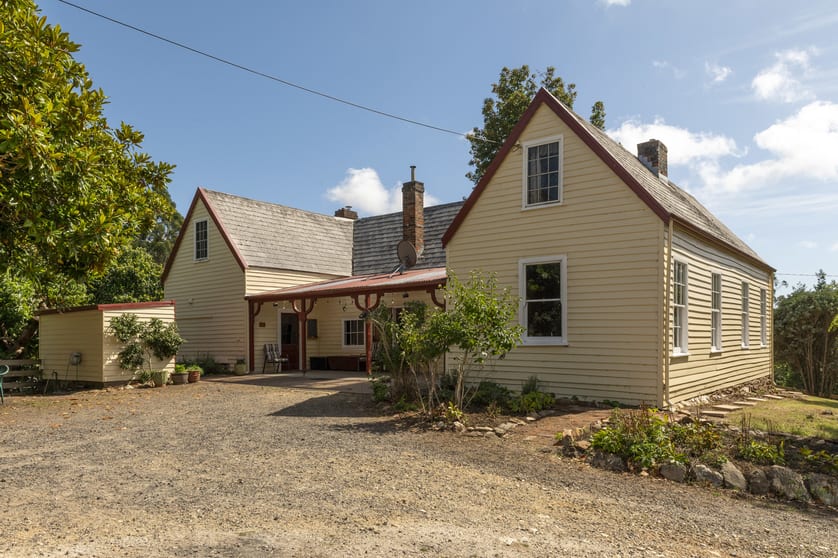 Click to view all images 334 Castra Road Ulverstone TAS 7315 - Image 1