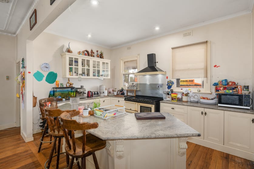 Click to view all images 10 Dudley Road Euroa VIC 3666 - Image 3
