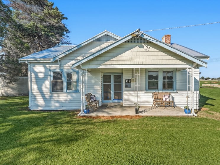 Click to view all images 340 Lone Pine Road Garfield VIC 3814 - Image 1