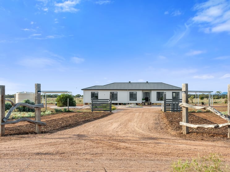Click to view all images 98 Keeley Road Port Germein SA 5495 - Image 1