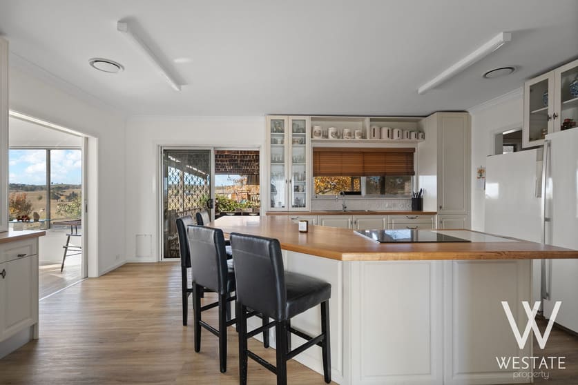 Click to view all images 670 Sofala Road Laffing Waters NSW 2795 - Image 3