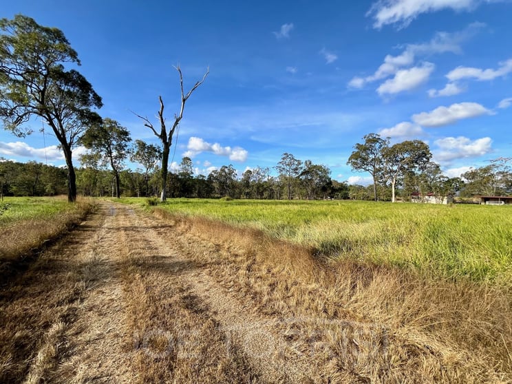 Click to view all images 123 Kay Road Mareeba QLD 4880 - Image 1