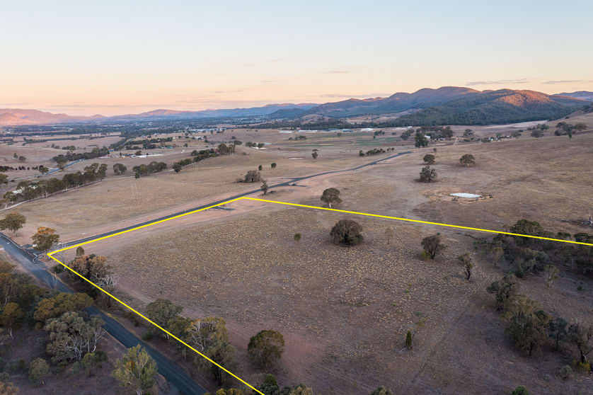 Click to view all images 8 Darthula Drive Mudgee NSW 2850 - Image 1