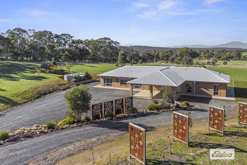Click to view all images 290 Railway Road Ararat VIC 3377 - Image 1