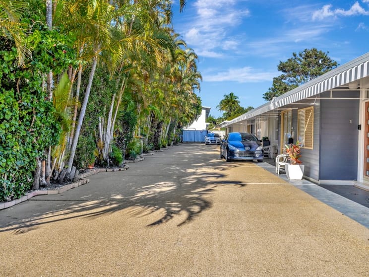 Click to view all images Motel business for sale in Coffs Harbour - Image 3