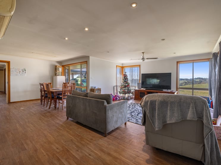 Click to view all images 15 Stedmans Road Korumburra VIC 3950 - Image 3