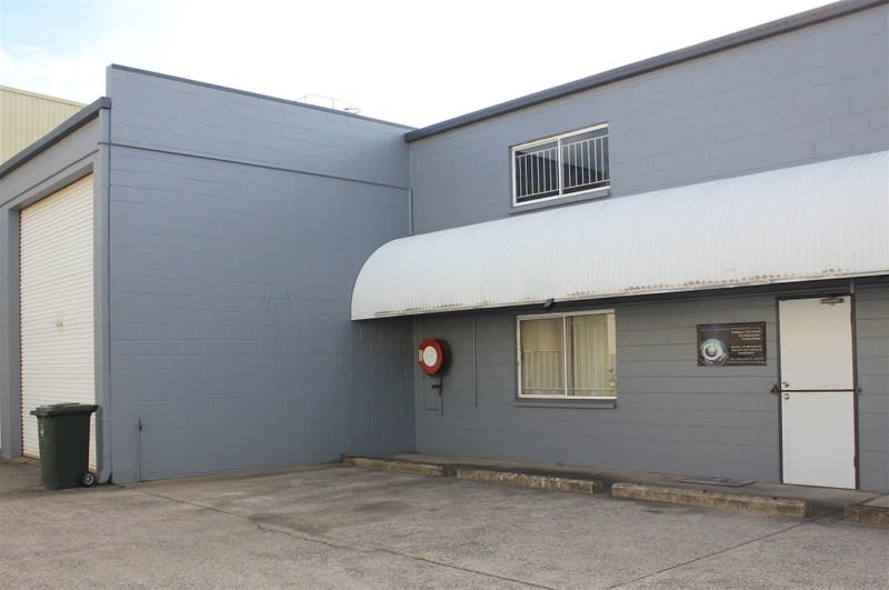 Click to view all images Repair business for sale in Coopers Plains - Image 2