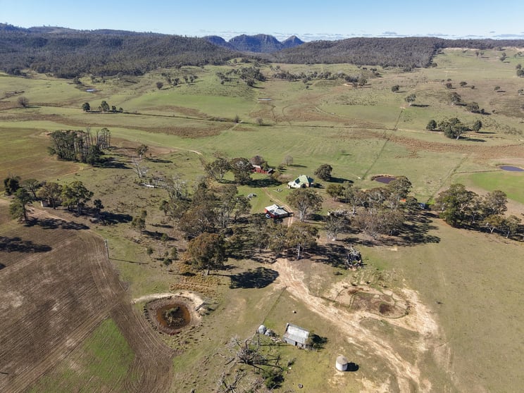 Click to view all images 5506 Castlereagh Highway Running Stream NSW 2850 - Image 3
