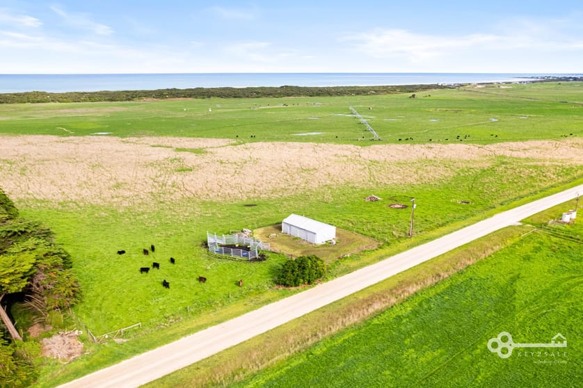 Click to view all images 592 Feasts Firebreak Road Wye SA 5291 - Image 2