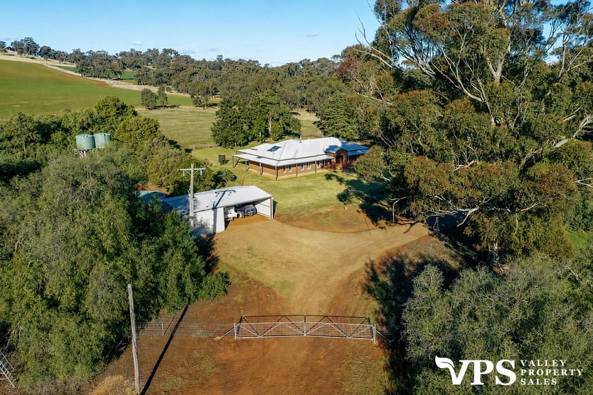 Click to view all images 345 Dookie-Devenish Dookie VIC 3646 - Image 3