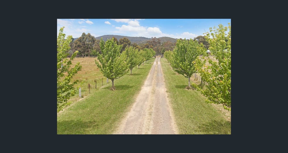 Click to view all images 325 Whittlesea-Yea Road Whittlesea VIC 3757 - Image 3