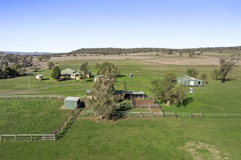 Click to view all images 26 Jacksons Road Greenmount QLD 4359 - Image 3