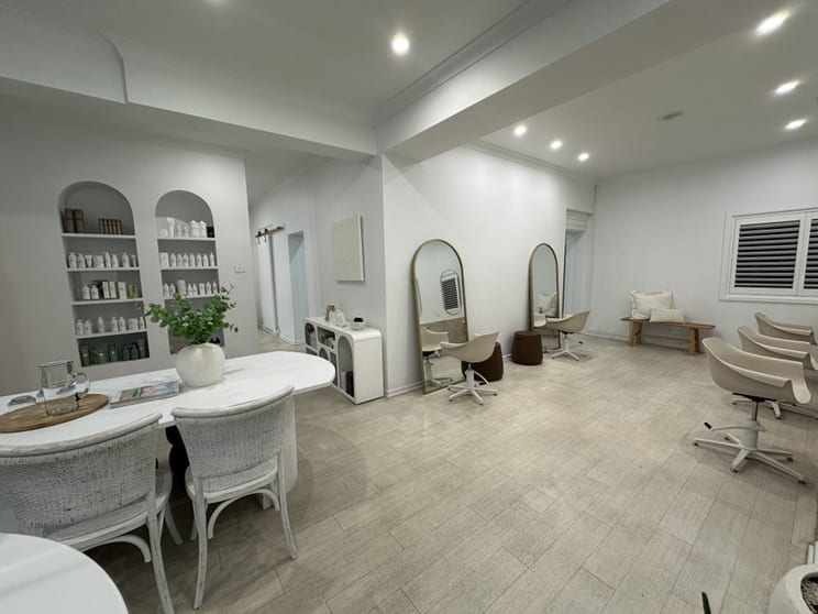 Click to view all images 81 Lynch Street Young NSW 2594 - Image 2