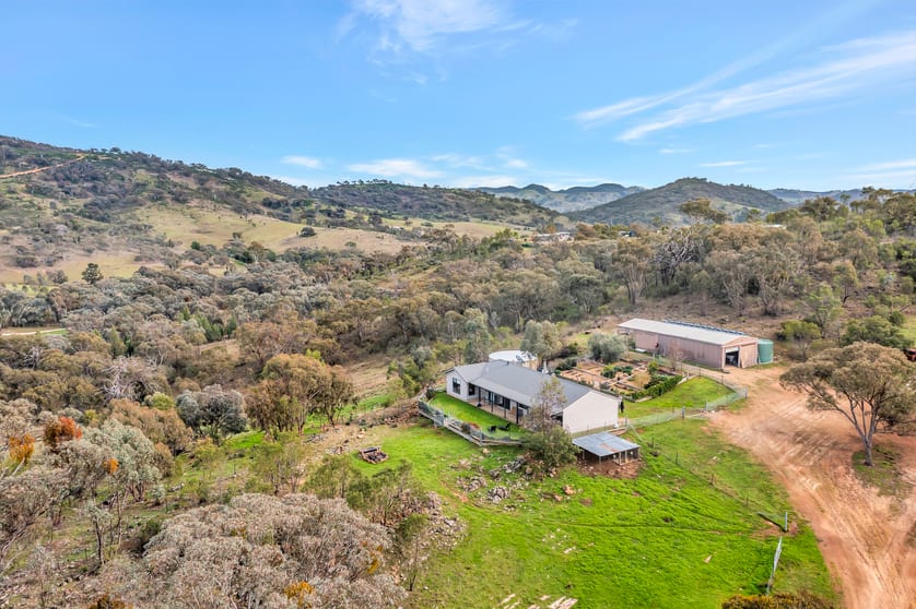 Click to view all images 13 Charles Road Mudgee NSW 2850 - Image 3