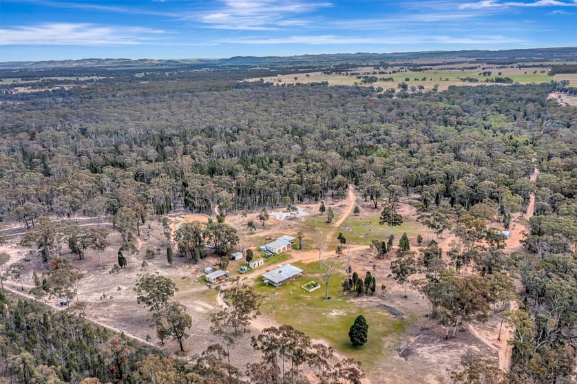 Click to view all images 155 Governor Road Gulgong NSW 2852 - Image 3