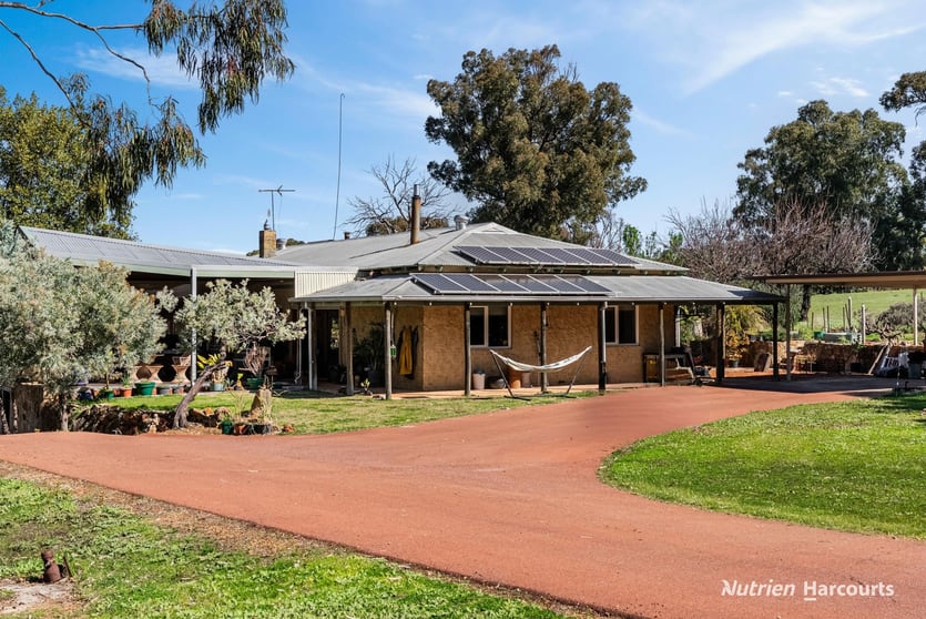 Click to view all images Brookton Highway Karragullen WA 6111 - Image 2