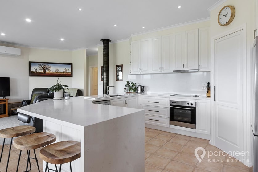 Click to view all images 975 Falls Road Fish Creek VIC 3959 - Image 3