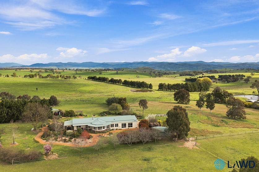 Click to view all images 24 Blue Hills Lane Murrumbateman NSW 2582 - Image 2