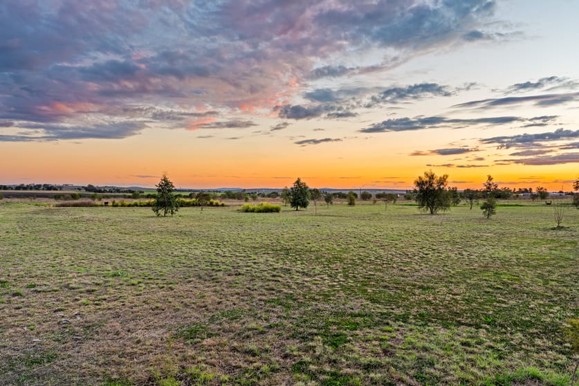 33 Cemetery Road Clifton QLD 4361 - Image 3