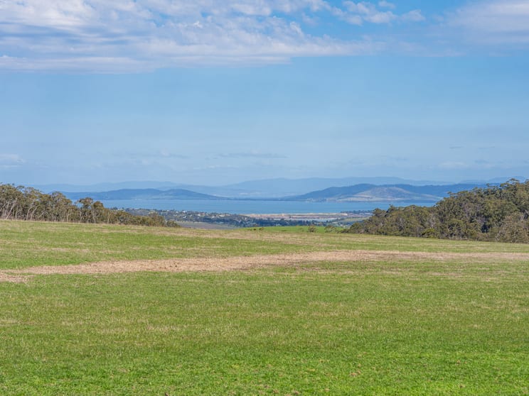 Click to view all images 492 Delmore Road Wattle Hill TAS 7172 - Image 2