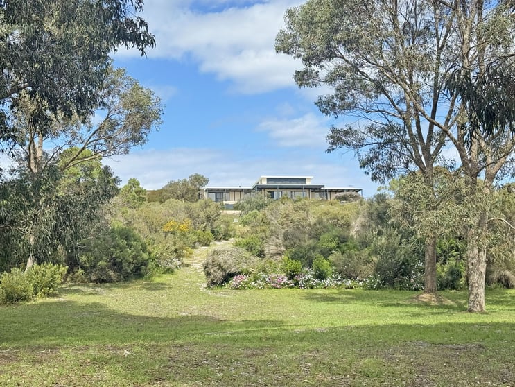 Click to view all images 90 Tuart Forest Grove Pink Lake WA 6450 - Image 2