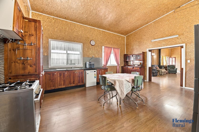 Click to view all images 1235 Kangarooby Road Gooloogong NSW 2805 - Image 3