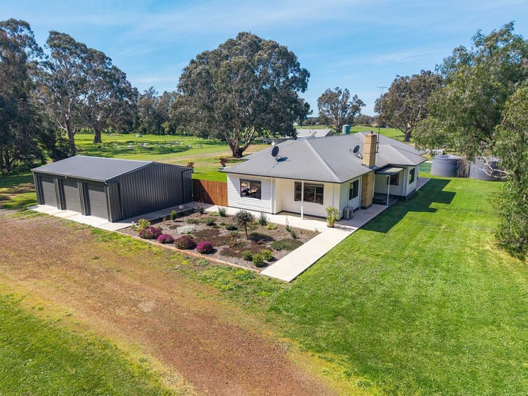 Click to view all images 77 Clarke Street Branxholme VIC 3302 - Image 2