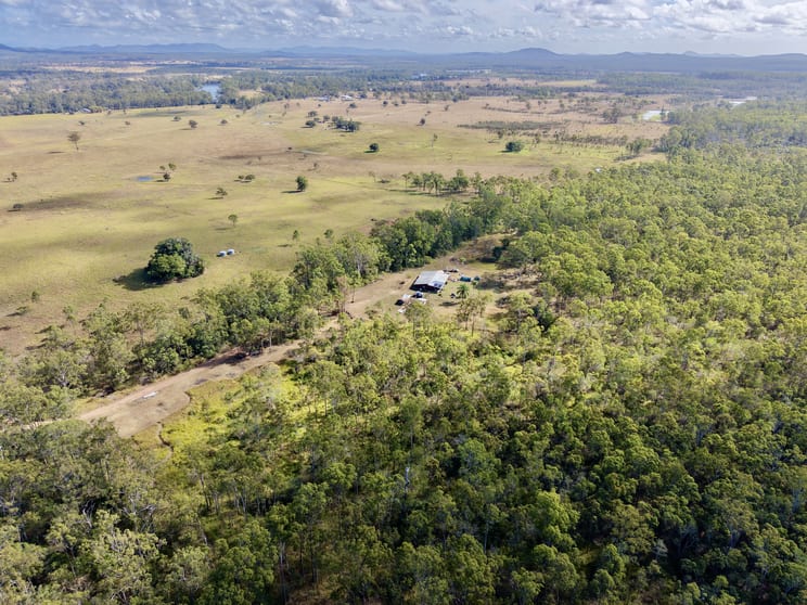 Click to view all images 824 Ferry Road Rosedale QLD 4674 - Image 1
