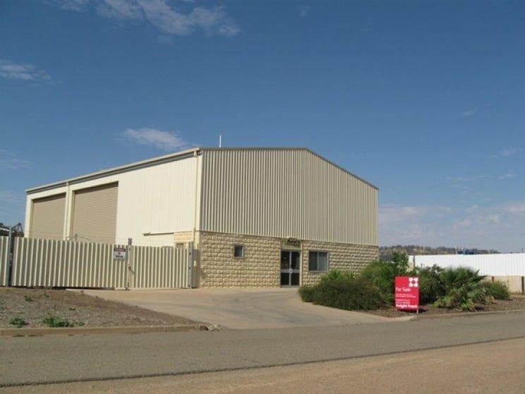 Click to view all images 17 Tarcoola Road Wagga Wagga NSW 2650 - Image 2