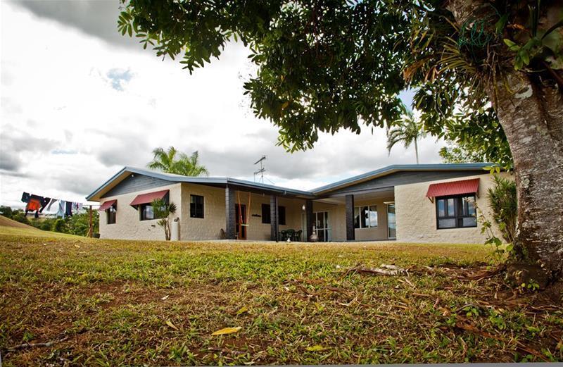 Click to view all images 18 to 20 ROBERTSON Road Innisfail QLD 4860 - Image 3