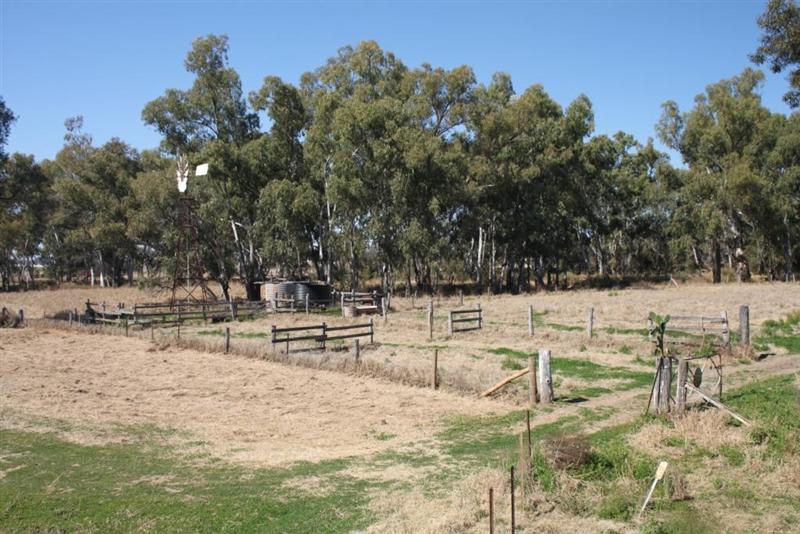 Click to view all images Warrego Highway Roma QLD 4455 - Image 2