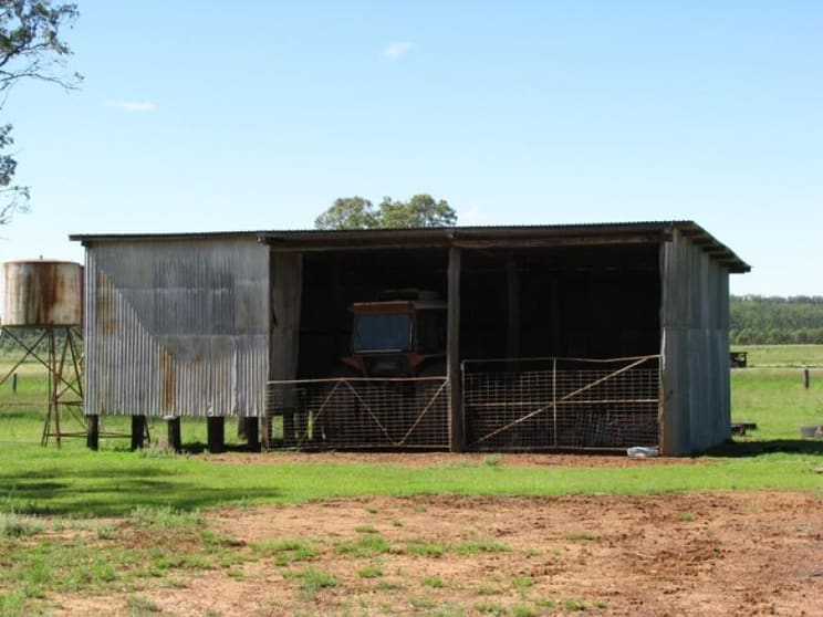 Click to view all images PRICE REDUCED 1052 ACRES CATTLE GRAZING Cecil Plains QLD 4407 - Image 3