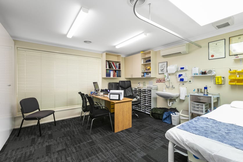 Medical / Consulting commercial property for lease at 198 Furlong Road St Albans VIC 3021 Medical / Consulting commercial property for lease at 198 Furlong Road St Albans VIC 3021