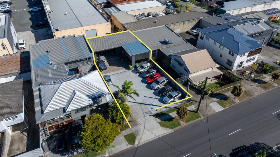 Factory, Warehouse & Industrial commercial property for lease at 14 George Street Southport QLD 4215