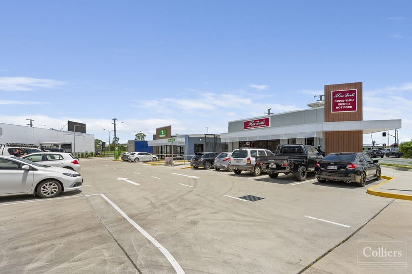 Shop & Retail commercial property for lease at 3/217 Ingham Road West End QLD 4810