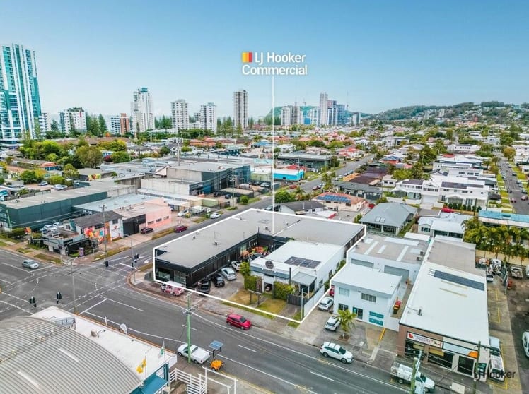 Showrooms / Bulky Goods commercial property for lease at 20 & 22 Christine Avenue Miami QLD 4220