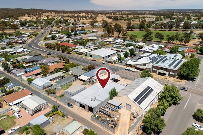 Showrooms / Bulky Goods commercial property for sale at 233 Hoskins Street Temora NSW 2666 Showrooms / Bulky Goods commercial property for sale at 233 Hoskins Street Temora NSW 2666