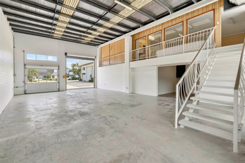Showrooms / Bulky Goods commercial property sold at 4/14 Hutchinson Street Burleigh Heads QLD 4220 Showrooms / Bulky Goods commercial property sold at 4/14 Hutchinson Street Burleigh Heads QLD 4220