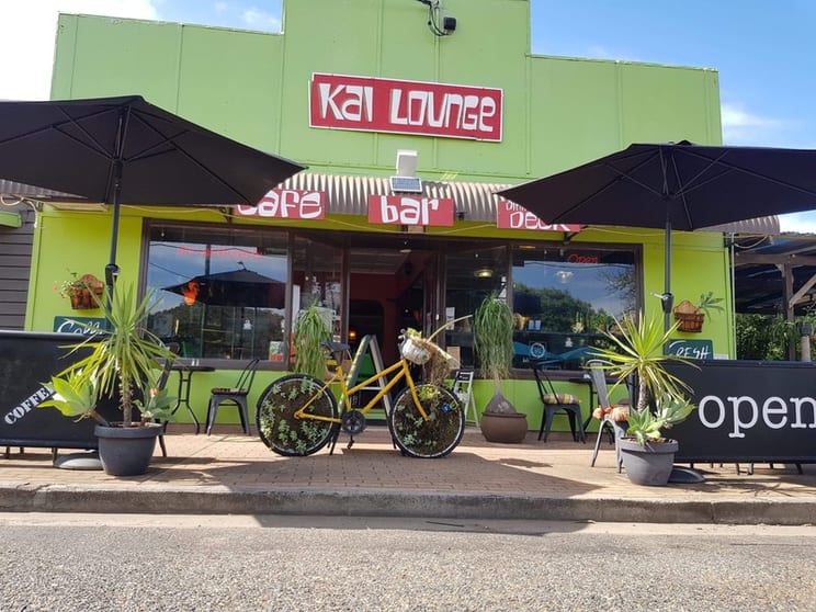 Bar and cafe recently closed- Food and liquor licence available