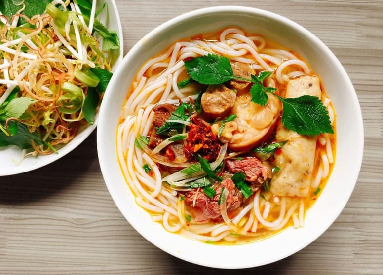 [Priced to sell] Fully Under Management Franchise Takeaway Eastern Shopping Centre Ref: 1423