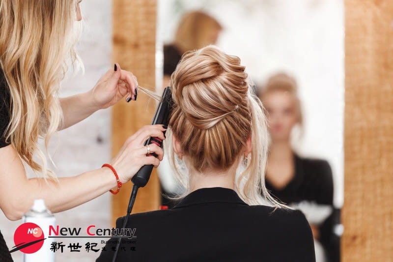 Hair & Beauty Salon -- Deepdene -- #7778215