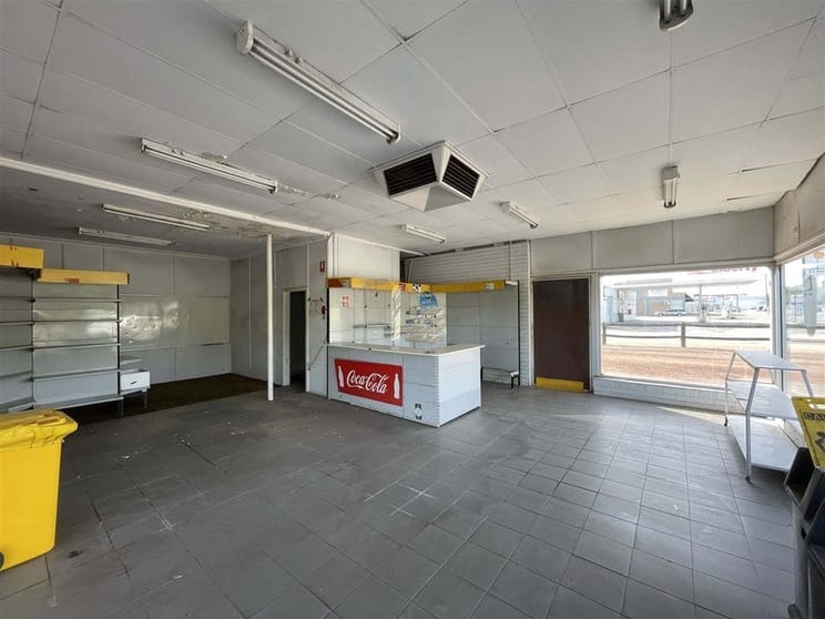 Freehold Land Building & Workshop For Sale
Petrol Station - Great Potential
