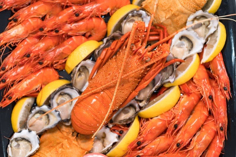 Large Licensed Seafood Shop Cooked and Fresh Large Licensed Seafood Shop Cooked and Fresh