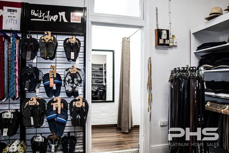 Business & Freehold Business & Freehold