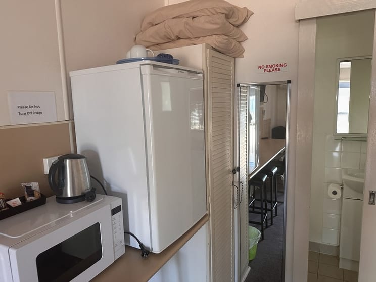 15 Room Freehold Money Maker - 2871mf