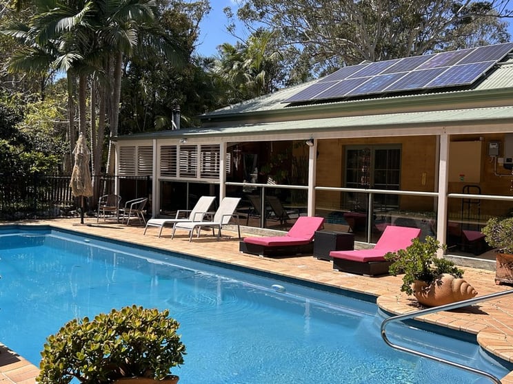 A Boutique Coastal Sanctuary With Income Potential - 2523mf
