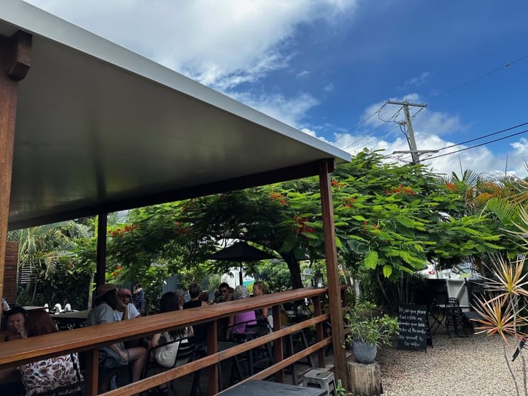 Stunning Garden Cafe - Stones Throw, Currumbin Waters
