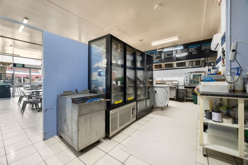 UNDER OFFER - Corowa Take Away, NSW - 1P0572