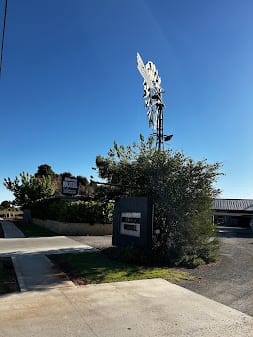 Hillston Motel, Hostel & Shamrock Restaurant  Multi-Income Hospitality Opportunity
