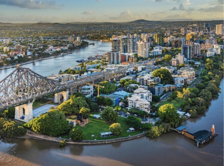 Kangaroo Point Complexes with BIG income!! Kangaroo Point Complexes with BIG income!!